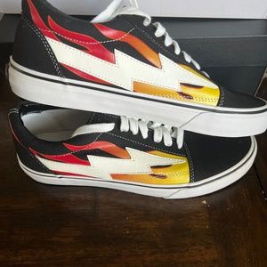Revenge storm shoe black flame